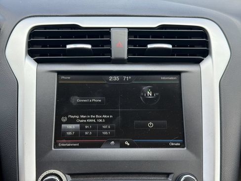 Used 2016 Ford Fusion SE AWD/4WD image 16