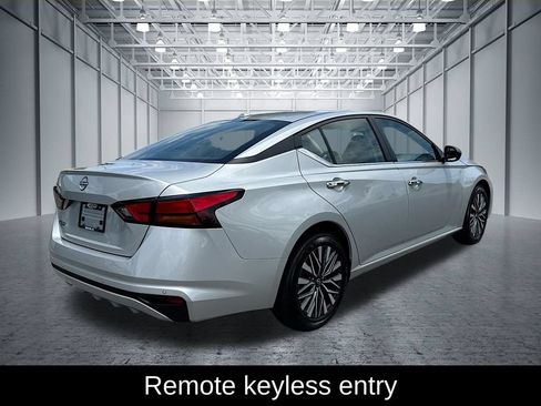 Certified 2025 Nissan Altima 2.5 SV FWD image 7