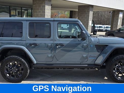 Used 2025 Jeep Wrangler Unlimited Sahara image 5