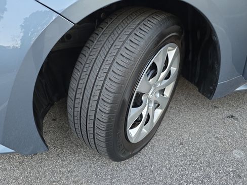 Used 2022 Toyota Corolla LE image 31