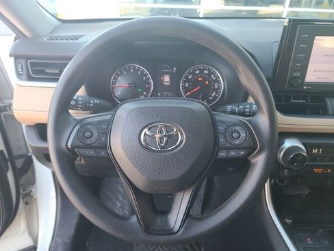 Used 2020 Toyota RAV4 XLE image 19