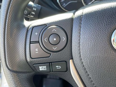 Used 2016 Toyota Corolla L image 19