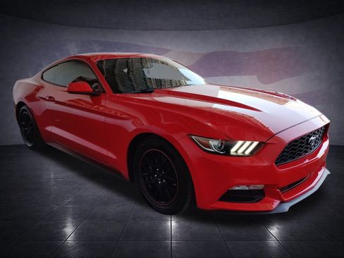 Used 2017 Ford Mustang Coupe RWD image 7