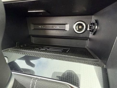 New 2025 Volkswagen Taos SE image 25