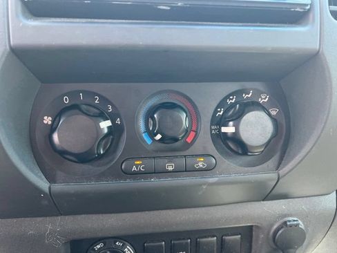Used 2005 Nissan Xterra S w/ (P01) Power Pkg AWD/4WD image 14