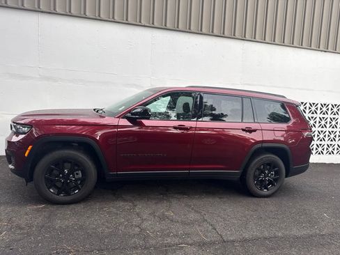 Used 2025 Jeep Grand Cherokee L Altitude AWD/4WD image 2