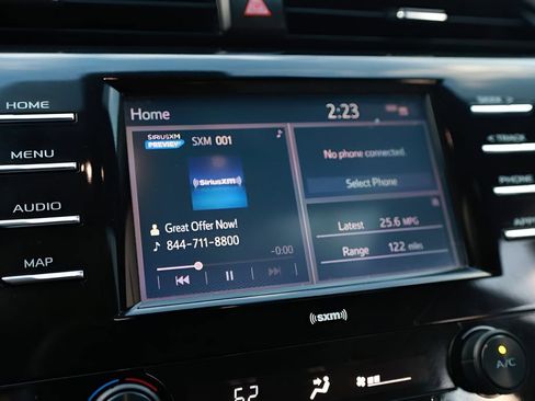 Used 2020 Toyota Camry SE w/ Convenience Package FWD image 32