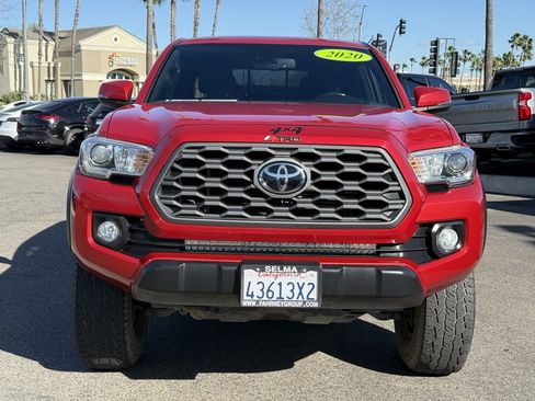 Used 2020 Toyota Tacoma TRD Off-Road w/ Technology Package image 15