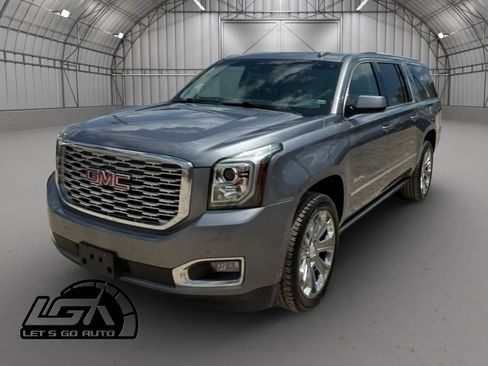 Used 2018 GMC Yukon XL Denali w/ Denali Ultimate Package AWD/4WD image 3