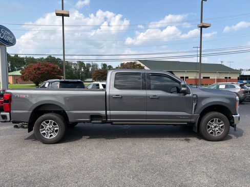 Used 2023 Ford F250 Lariat AWD/4WD image 2