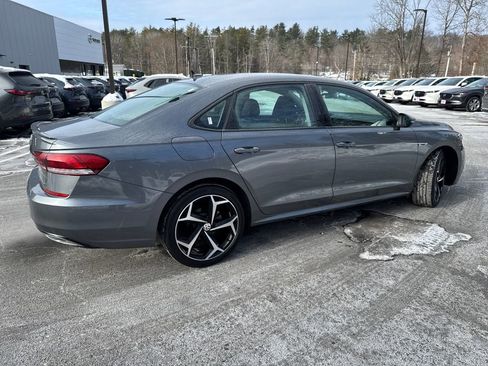 Used 2020 Volkswagen Passat 2.0T R-Line image 5