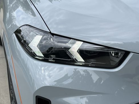 Used 2026 BMW X5 xDrive40i w/ M Sport Package AWD/4WD image 11