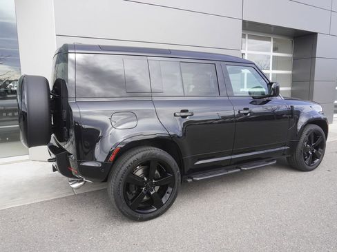 New 2026 Land Rover Defender 110 V8 image 4