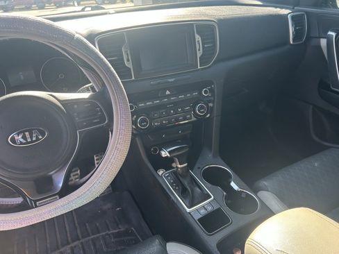 Used 2018 Kia Sportage EX w/ EX Sport Appearance Package image 12