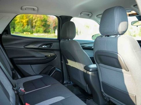 Used 2025 Chevrolet TrailBlazer LS w/ LS Convenience Package image 21