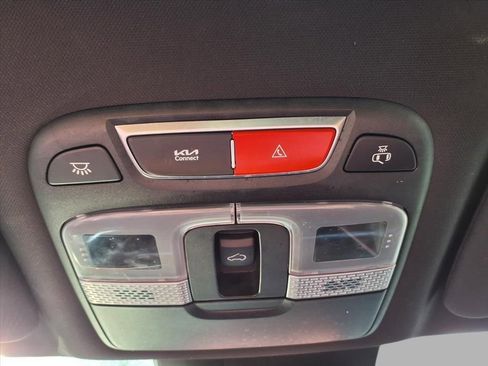 Used 2023 Kia Telluride EX w/ EX Captain's Chair Package image 17