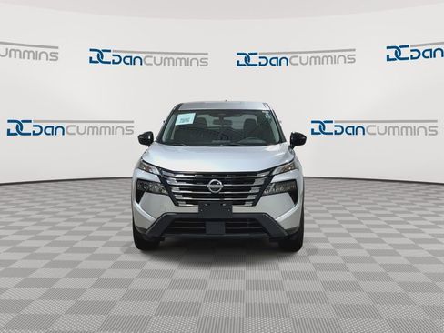 Used 2024 Nissan Rogue S image 3