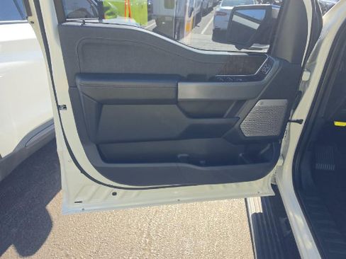 Used 2022 Ford F150 Lariat w/ Equipment Group 502A High RWD image 9
