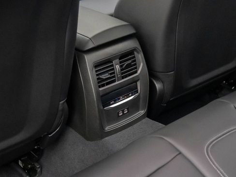 New 2026 BMW 330i xDrive 330i xDrive w/ M Sport Package image 17