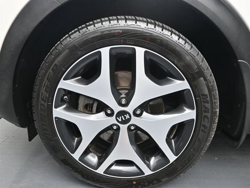 Used 2018 Kia Sportage SX image 18