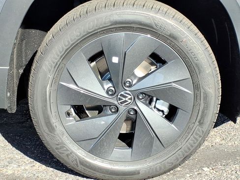 New 2026 Volkswagen Taos S image 7