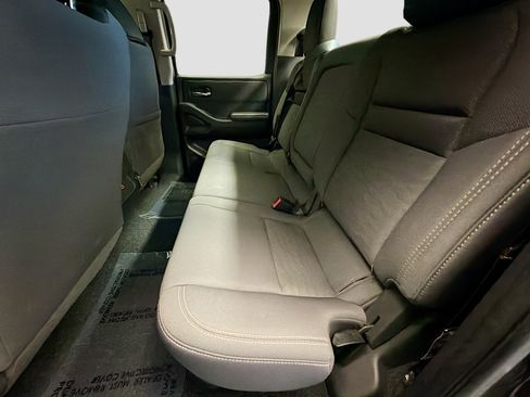 Used 2024 Nissan Frontier SV image 13