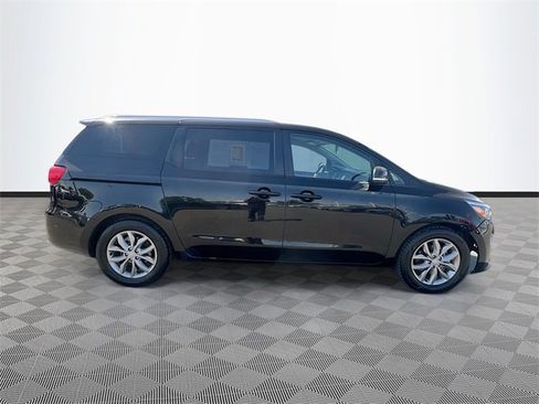 Used 2021 Kia Sedona EX image 8