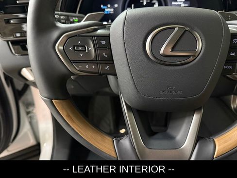 Certified 2025 Lexus RX 350h w/ Kick Sensor & Tow Package AWD/4WD image 10