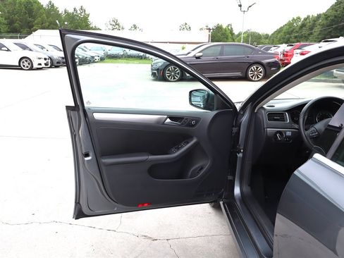 Used 2013 Volkswagen Jetta TDI FWD image 30