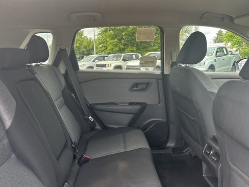 Used 2021 Nissan Rogue S AWD/4WD image 10