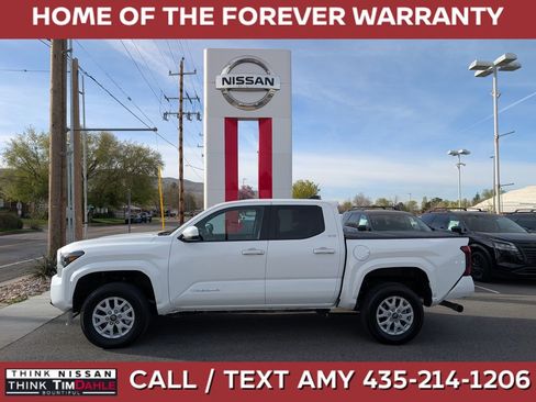 Used 2025 Toyota Tacoma SR5 image 1