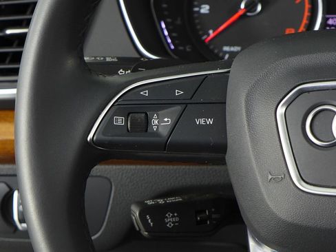 Used 2023 Audi Q5 2.0T Premium w/ Convenience Package image 30