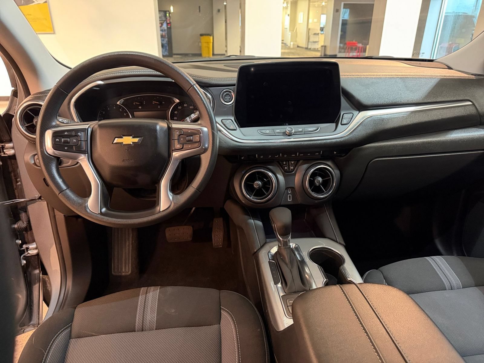 Used 2026 Chevrolet Blazer LT FWD image 34