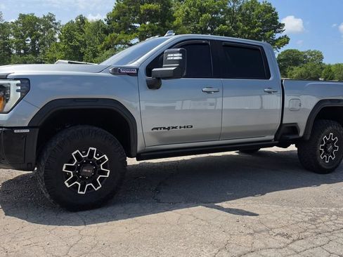 Used 2025 GMC Sierra 2500 AT4X AWD/4WD image 1