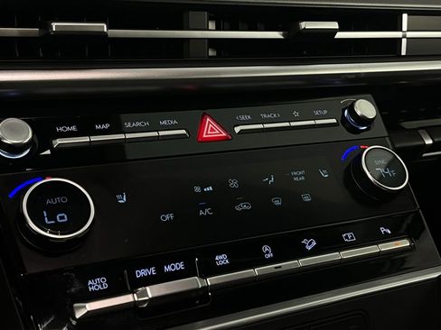 Used 2025 Hyundai Santa Fe SEL image 19