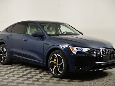 Certified 2022 Audi e-tron Premium Plus w/ Premium Plus Package image 6