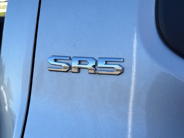 Used 2024 Toyota Tacoma SR5 AWD/4WD image 19
