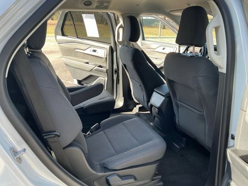 Used 2025 Ford Explorer Active image 23