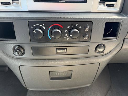 Used 2007 Dodge Ram 1500 Truck SLT RWD image 19