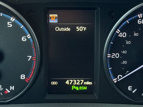 Used 2018 Toyota RAV4 XLE image 20