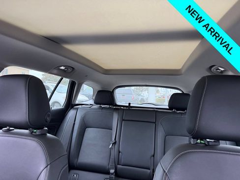 Used 2018 Buick Regal Essence w/ Driver Confidence Package #1 AWD/4WD image 8