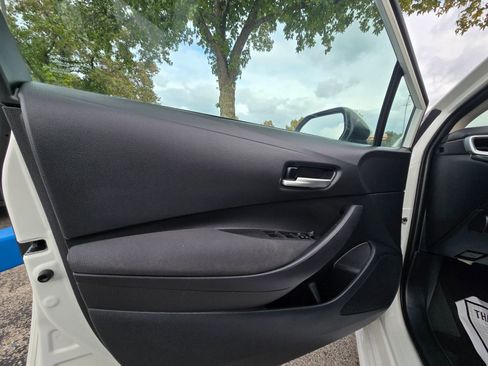 Used 2021 Toyota Corolla LE image 14