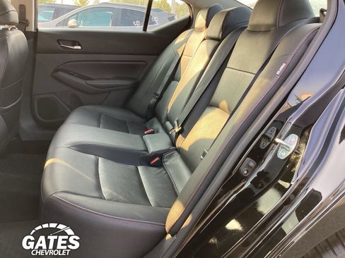 Used 2023 Nissan Altima 2.5 SR w/ SR Premium Package AWD/4WD image 14