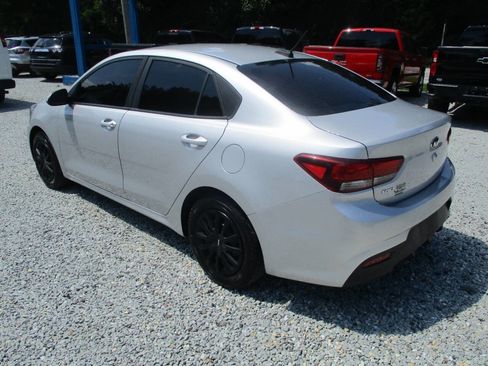Used 2019 Kia Rio S image 3
