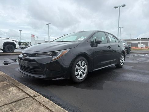 Used 2024 Toyota Corolla LE FWD image 1