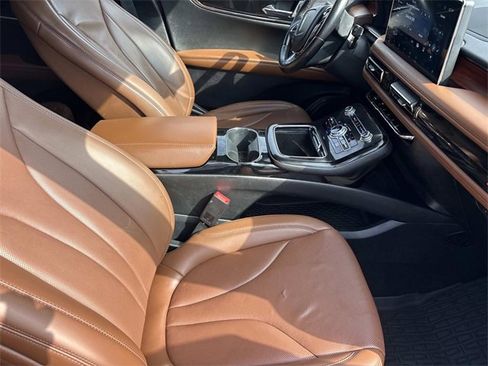 Used 2022 Lincoln Nautilus Reserve image 23