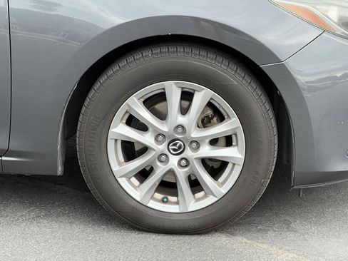 Used 2016 MAZDA MAZDA3 i Touring w/ Popular Equipment Package FWD image 16