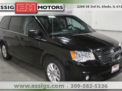Used 2018 Dodge Grand Caravan SXT FWD image 1