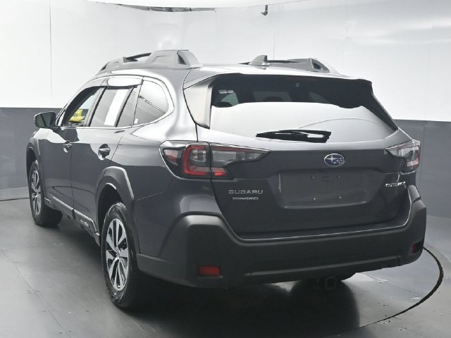 Used 2024 Subaru Outback Premium AWD/4WD image 6