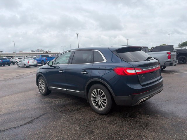 Used 2017 Lincoln MKX Select w/ Enhanced Security Package FWD image 5